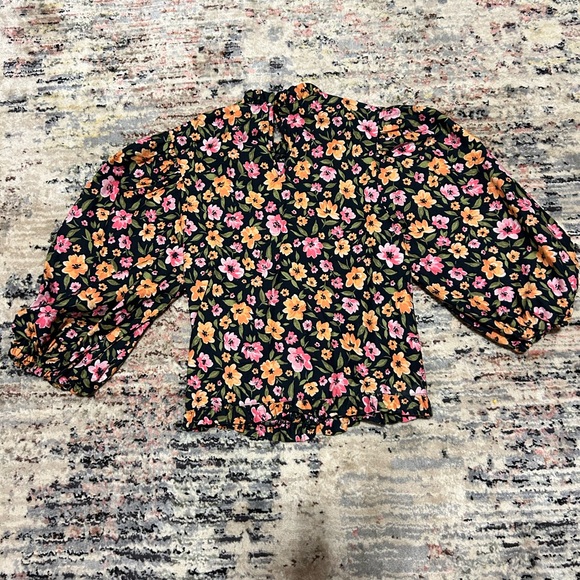 H&M Puff Sleeve Cinched Blouse - Picture 2 of 3